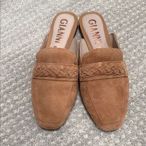 Gianni Bini Brown Suede Flats
